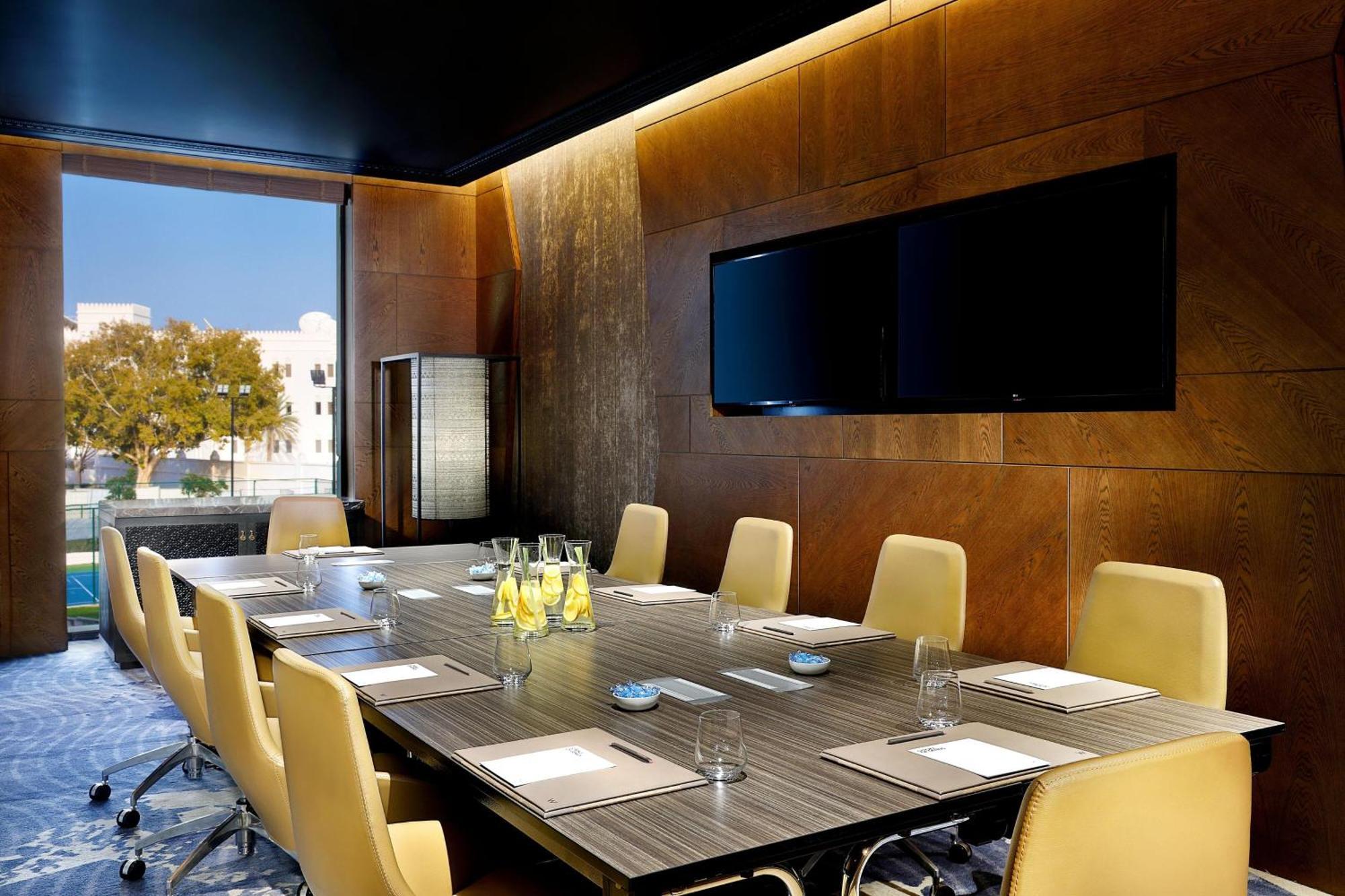 W Muscat Hotel Exterior foto Boardroom at the Westin