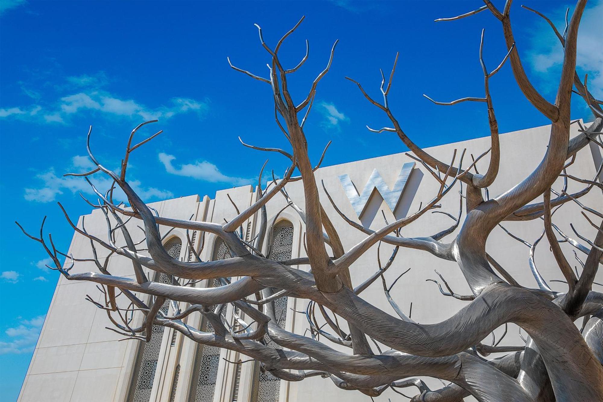 W Muscat Hotel Exterior foto Detail of the sculpture